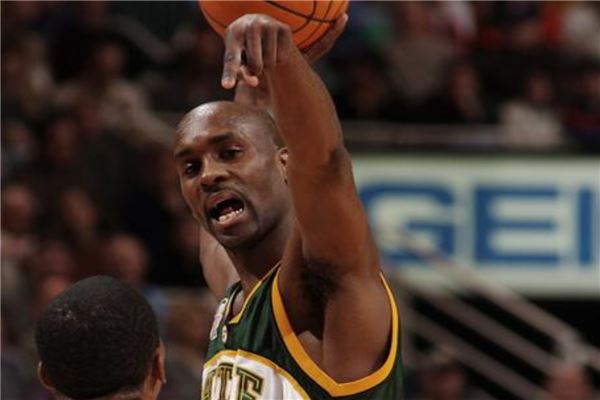 进攻端的持 进攻端的持