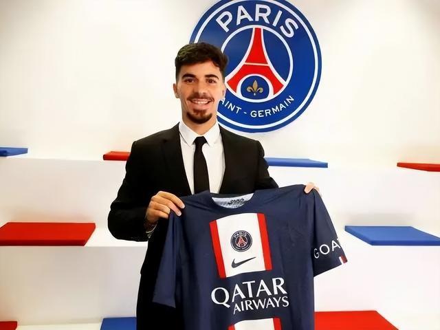 防辽宁队中 防辽宁队中